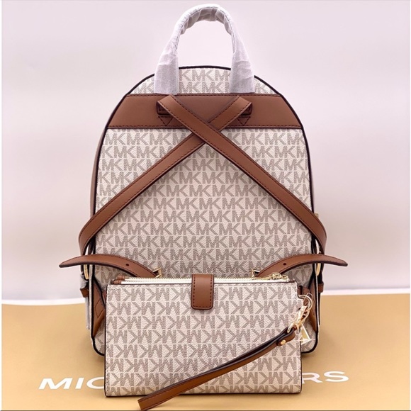 MICHAEL KORS JAYCEE MEDIUM
BACKPACK and Wallet Set VANILLA - Picture 4 of 14